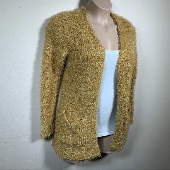 L Woven Heart Yellow Fuzzy Shrug Sweater Long Sleeve Large Stretch Open Front - Picture 3 of 7